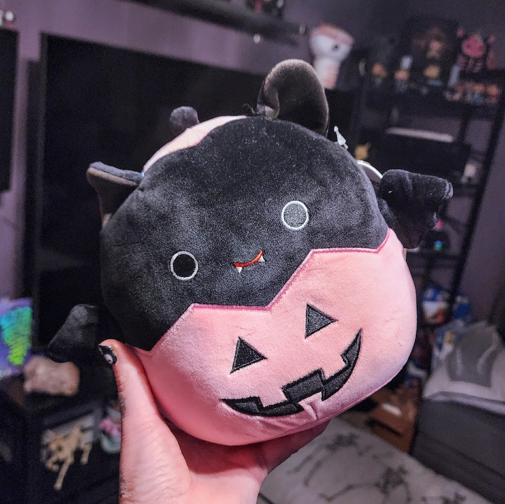 Squishmallow Halloween 2024 Emily Bat 7.5" Brand New!